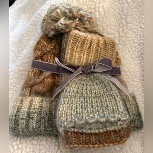 Free People Cozy Multicolor Knit hat and gloves.
